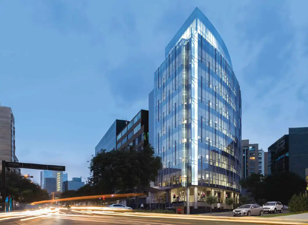 Comercio: hotel, oficinas y usos mixtos